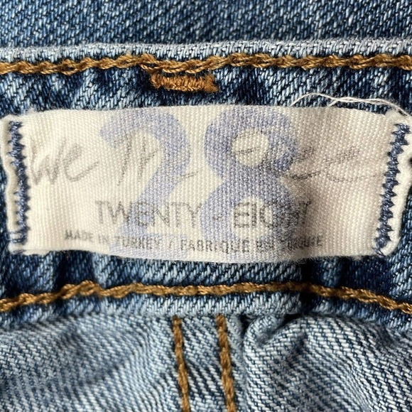 We The Free Size 28 Pieced Jeans Blue Denim Mom Straight Leg Hi-Rise OB9… - Picture 8 of 10
